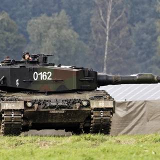 Leopard tank wallpaper