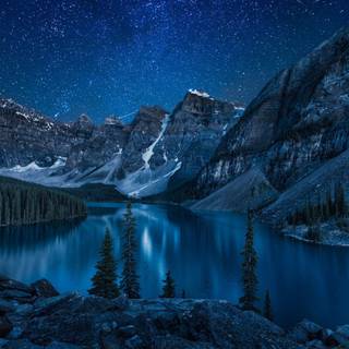 Mountains at night wallpaper
