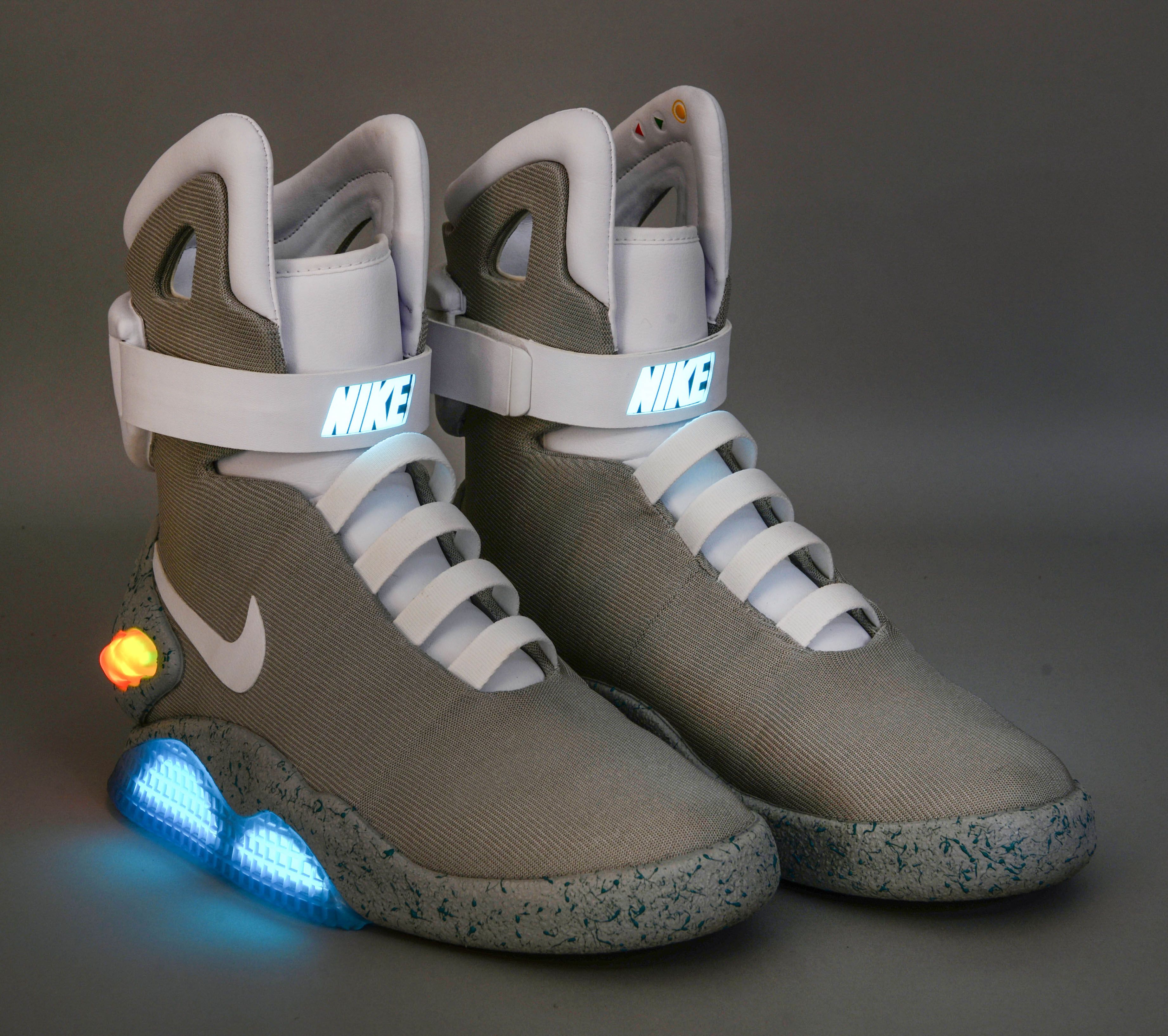 Купить Кроссовки Air Mag