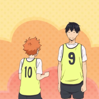 Hinata being looked down on by Kageyama