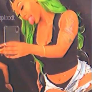 I love your green hair and your outfit I love it