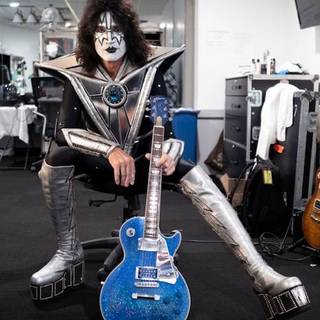 Tommy Thayer’s is hot 