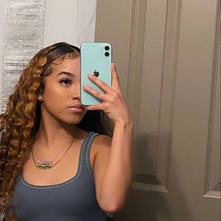 ʟᴏᴠᴇ ʏᴏᴜʀᴢ..♥︎