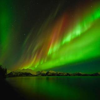 Northern Lights with a mountains