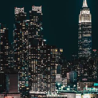 Night in the city Aesthetic wallpaper