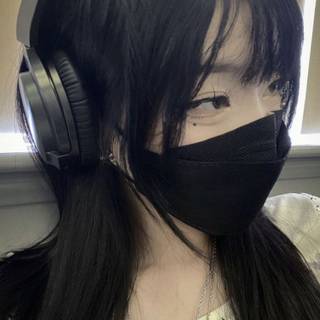 She a baddie with her baddie friends 