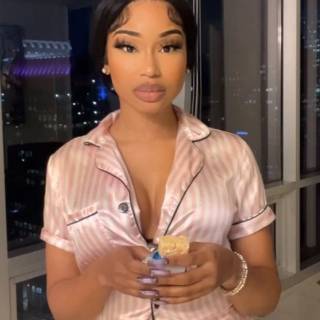 Thas my bestfriend , go bestfriend .