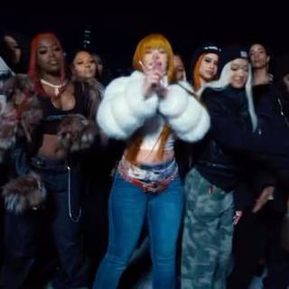 ice how u always stay hot , oh they mad cus i keep makin bops ,oh she mad cus im takin ha spot⁉️