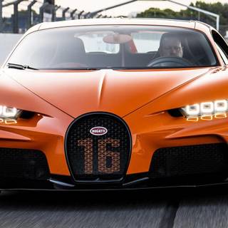 Orange Bugatti Chiron Pur Sport wallpaper