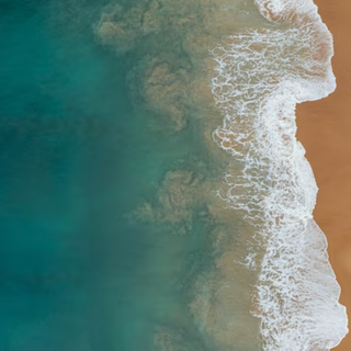 Waves on the beach 4k wallpaper