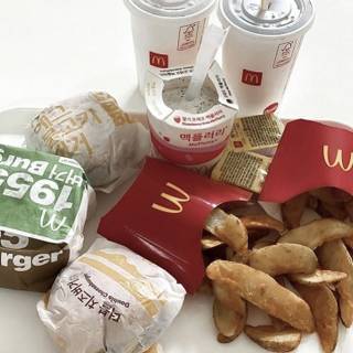 My boyfriend got us McDonald 