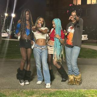 , ᴄᴏᴍᴇ ᴛʀʏ ᴛᴏ ᴍᴀᴛᴄʜ ɪᴛ ʙᴛᴄʜᴇꜱ ɢᴇᴛ ɢᴜɴꜱ ᴀɴᴅ ᴛʜᴇʏ ꜰʟᴀꜱʜ ɪᴛ ɪ ɢᴇᴛ ᴀ ɢᴜɴ ᴀɴᴅ ɪꜰ ɪᴛ ᴄᴏᴍᴇ ᴏᴜᴛ ᴅᴀ ʙᴀɢ ɪᴍᴍᴀ ʙʟᴀꜱᴛ ɪᴛ