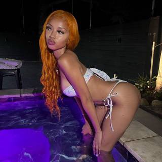 ꜱʜᴇ ʙᴇ ᴀᴛ ʜᴏᴍᴇ ᴘʟᴀʏɪɴ ꜰᴇᴛᴄʜ ʙʏ ᴀ ꜱᴡɪᴍᴍɪɴɢ ᴘᴏᴏʟ