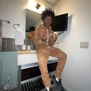 he makes me smile♡♡