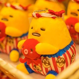 Gudetama holding A Squid 