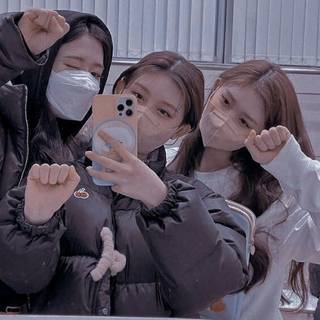 ƈʟɛօ and my friend and me