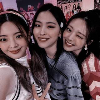 ʀɪɴ (@ᴋᴏᴏᴏᴏʏᴀ_) and Akari and me