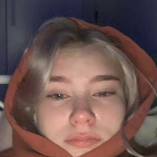 Mary saw me crying she cried 