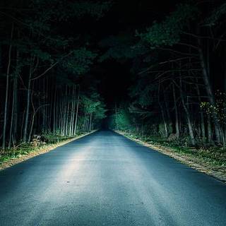night road aesthetic.. 