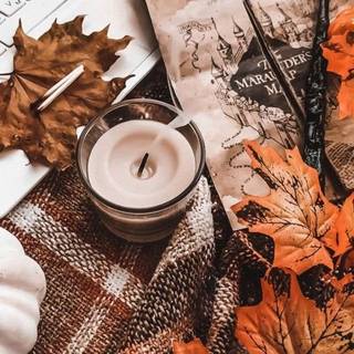 pretty autumn candle 