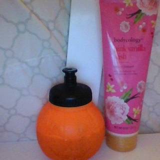 Cute fall cup and my fav lotion!!