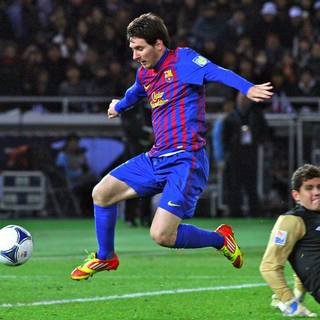 Lionel Messi Shushed This Guy