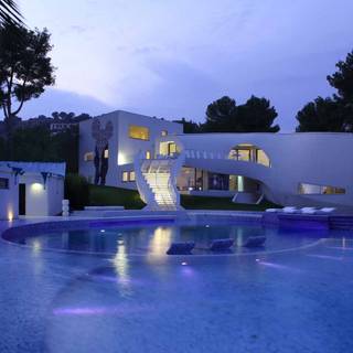 Modern  house  with huge pool