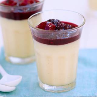 Custard with red fruits