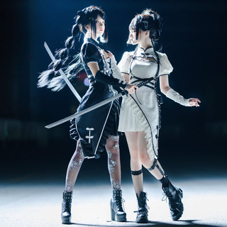 Kanako and her best friend Mi-cha