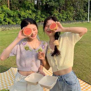 Kanako and her best friend Riracha ruka