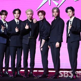 Stray Kids