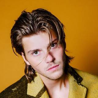 Ruel - Australian Singer-Songwriter (sub)