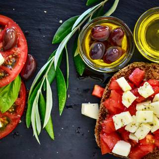 Tomato, cheese and olives