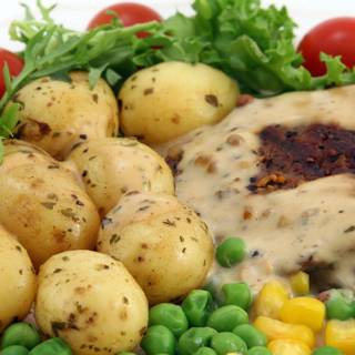 Carne con verduras al horno