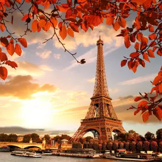 Eiffel Tower (autumn)