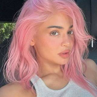 Kylie jenner pink hair