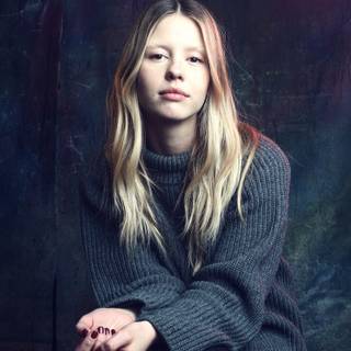 mia goth