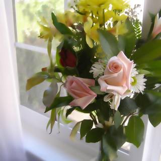 Beaty ,FlowersCollors,Smelting,Roses,thanks,Happy,Love,Candels,Kisses,roma