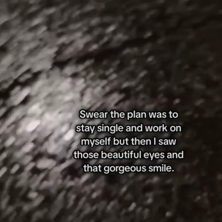 I FUKIN BLUSHED WEN SHE SENDED ME DIS AHHHHH!..MOMMY STOP STEALIN MA JOB DUMB ASS! LMAO