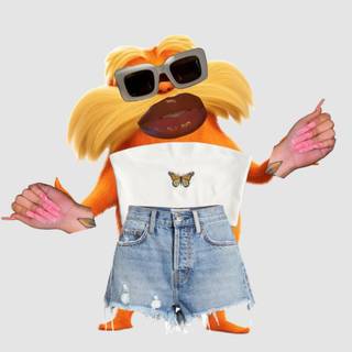 LOOK AT THOSE NAILS !!!!!!!!