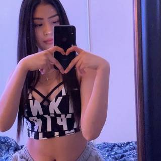 I wish I could be as pretty as her...~