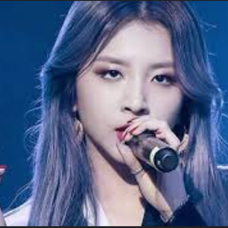 Happy birthday to Jiwoo in Kard