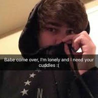 baeeee needs my cuddles :>