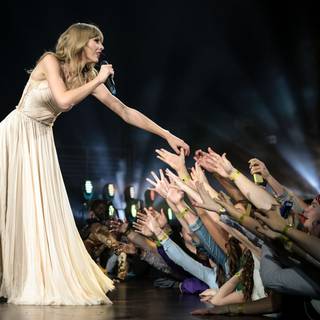 Taylor Swift!!!!!!