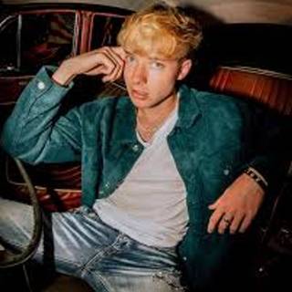 Happy Birthday SAM GOLBACH, your officially 28 ❤