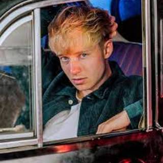 Happy Birthday SAM GOLBACH, your officially 28 ❤