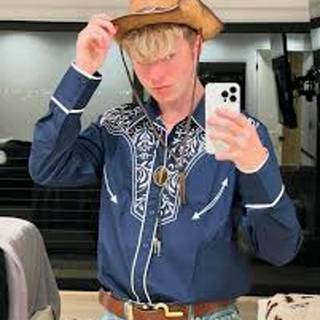 Happy Birthday SAM GOLBACH, your officially 28 ❤