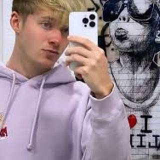 Happy Birthday SAM GOLBACH, your officially 28 ❤