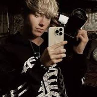 Happy Birthday SAM GOLBACH, your officially 28 ❤