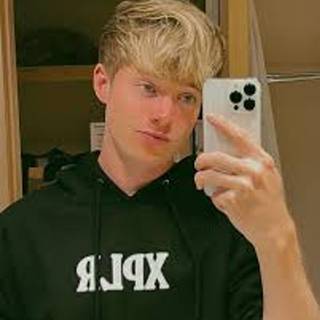 Happy Birthday SAM GOLBACH, your officially 28 ❤